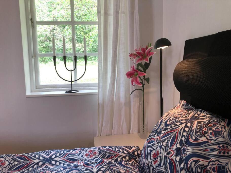 Lilla Huset Med Stor Traedgardstomt Naera Golf Och Hav Villa Trosa Dış mekan fotoğraf