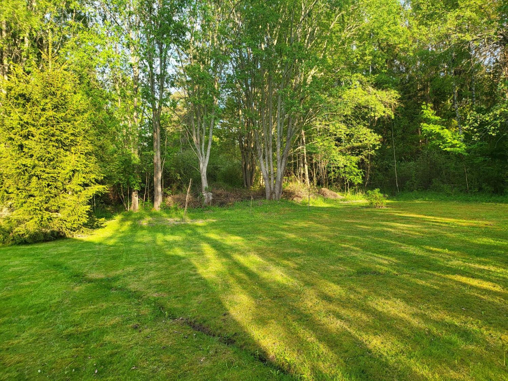 Lilla Huset Med Stor Traedgardstomt Naera Golf Och Hav Villa Trosa Dış mekan fotoğraf