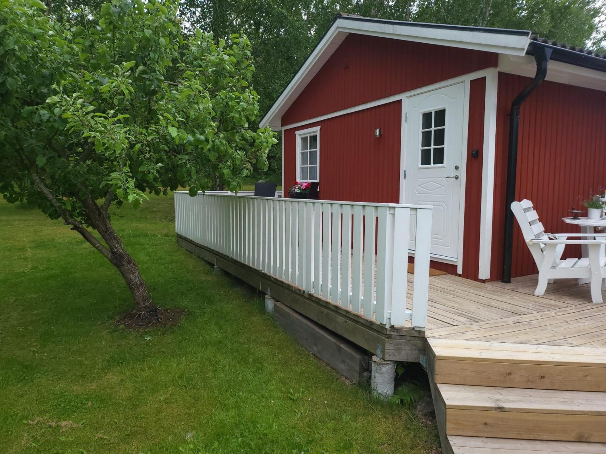 Lilla Huset Med Stor Traedgardstomt Naera Golf Och Hav Villa Trosa Dış mekan fotoğraf